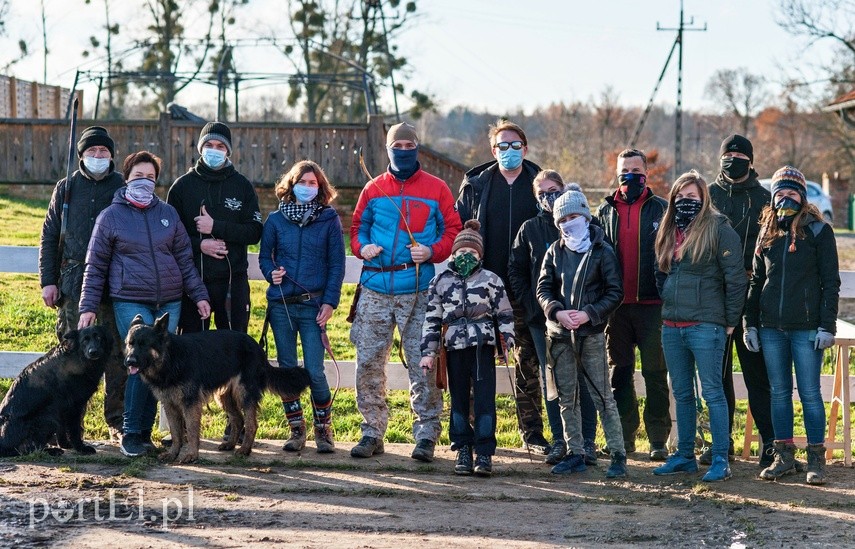 Mistrzowie uczą strzelać z łuku  zdjęcie nr 233319