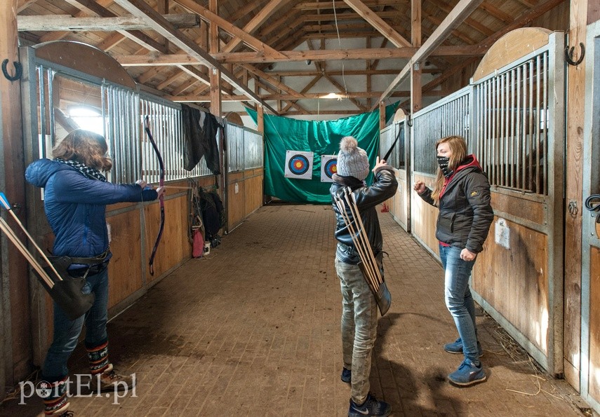 Mistrzowie uczą strzelać z łuku  zdjęcie nr 233308