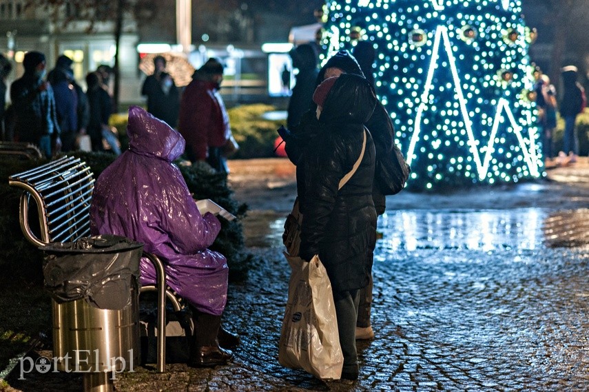 Coś więcej niż ciepły posiłek zdjęcie nr 234128