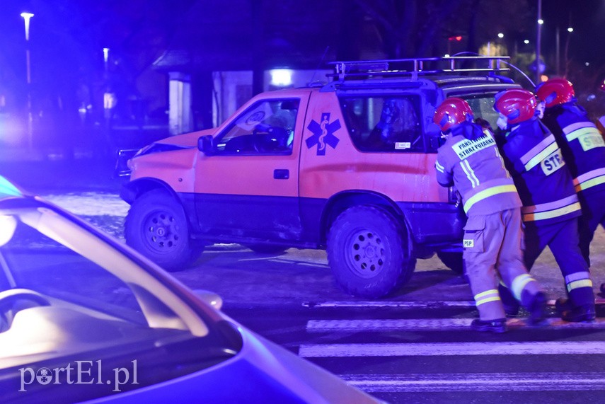 Kolizja audi z oplem na skrzyżowaniu ul. Wigilijnej z ul. Rycerską zdjęcie nr 234513