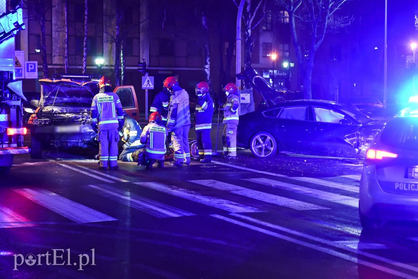 Kolizja audi z oplem na skrzyżowaniu ul. Wigilijnej z ul. Rycerską zdjęcie nr 234511