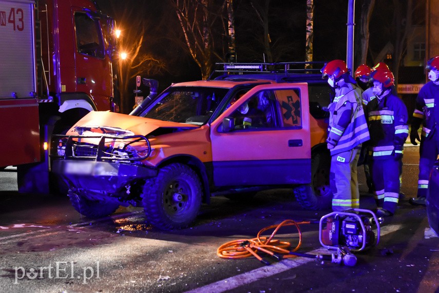 Kolizja audi z oplem na skrzyżowaniu ul. Wigilijnej z ul. Rycerską zdjęcie nr 234512