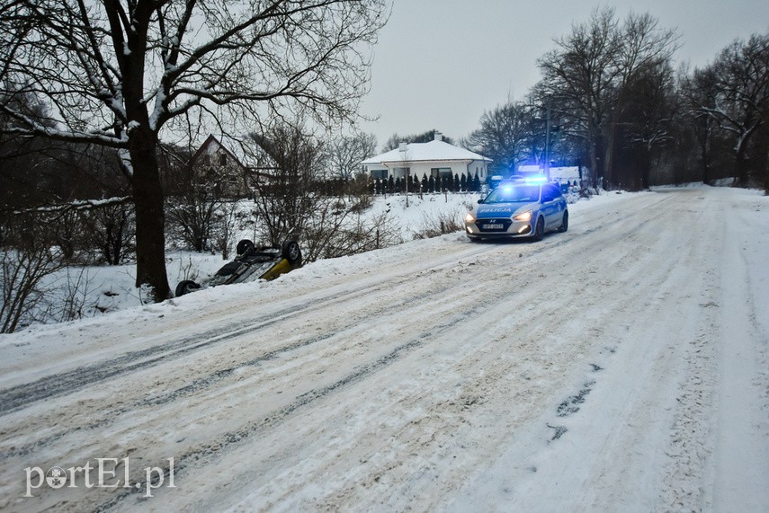 Toyota i jeep w rowie zdjęcie nr 234847