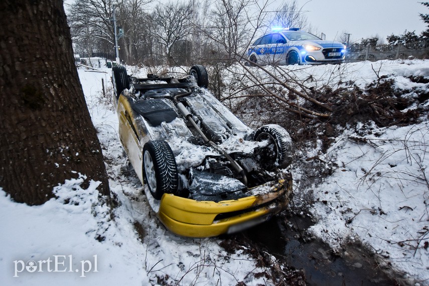 Toyota i jeep w rowie zdjęcie nr 234842