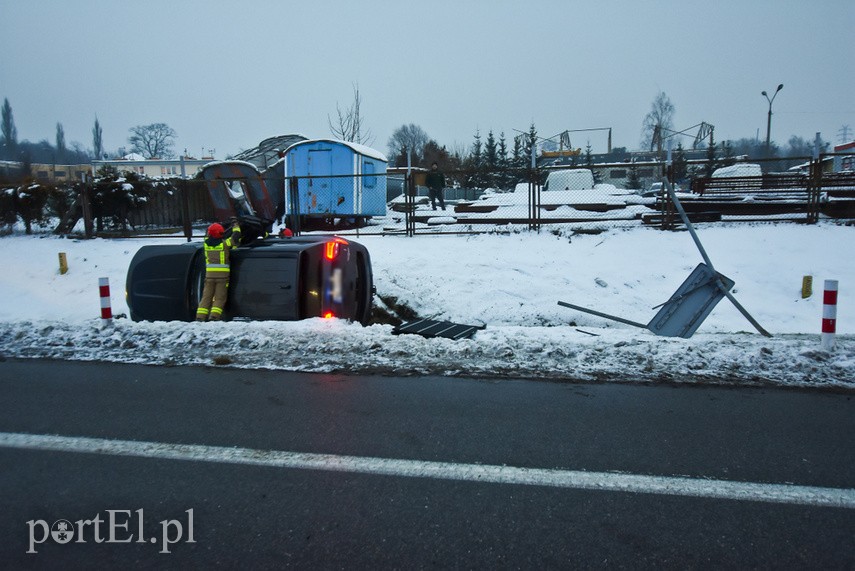 Toyota i jeep w rowie zdjęcie nr 234855