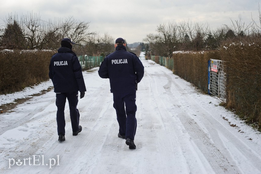 Policja szuka bezdomnych w czasie mrozów. „Przyjmują pomoc bardzo rzadko” zdjęcie nr 235145