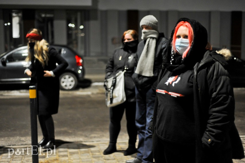 Elblążanie protestowali przeciw delegalizacji aborcji zdjęcie nr 235231