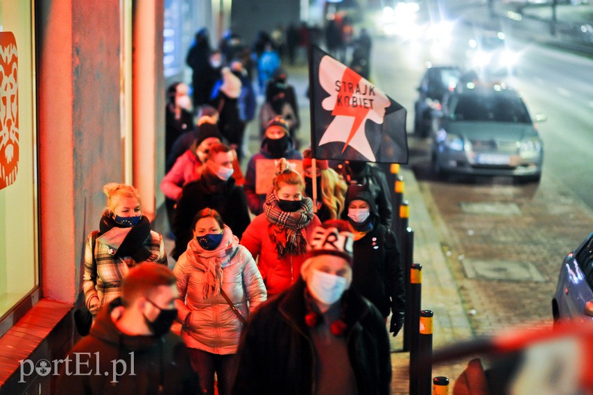 Elblążanie protestowali przeciw delegalizacji aborcji zdjęcie nr 235238