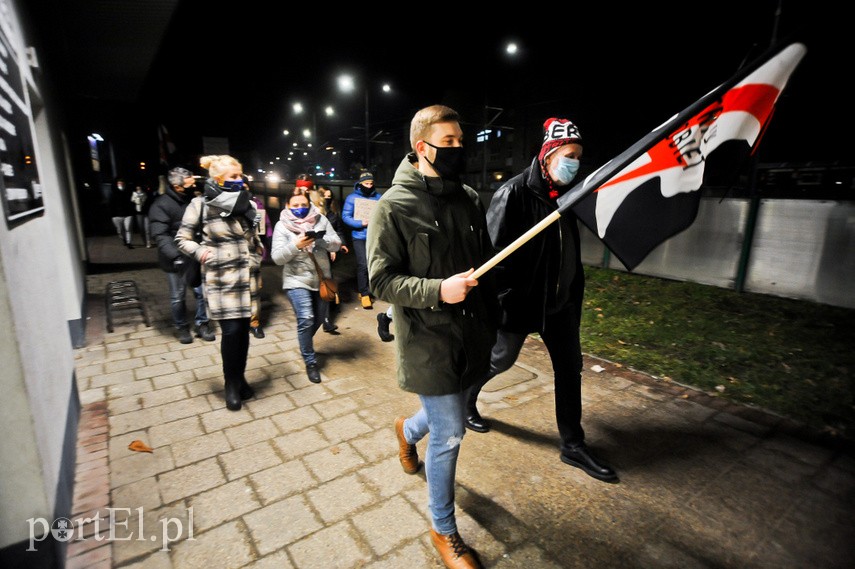 Elblążanie protestowali przeciw delegalizacji aborcji zdjęcie nr 235242