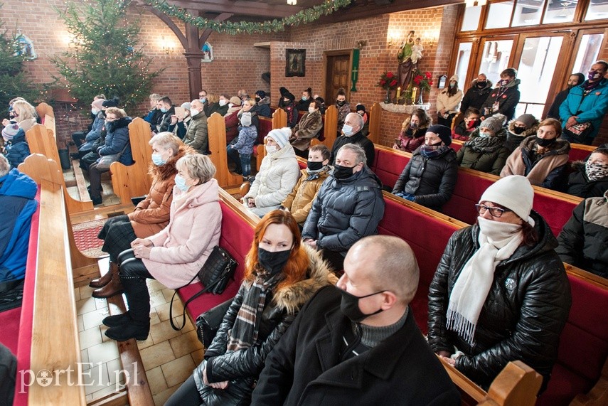 Elbląski duchowny po raz kolejny wsparł WOŚP zdjęcie nr 235525