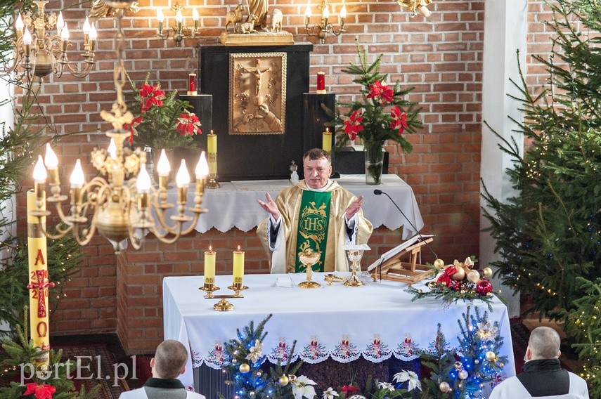 Elbląski duchowny po raz kolejny wsparł WOŚP zdjęcie nr 235521