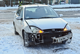 Zderzenie forda z jaguarem na ul. Browarnej