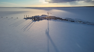 Atak zimy nie opóźnił prac na Mierzei