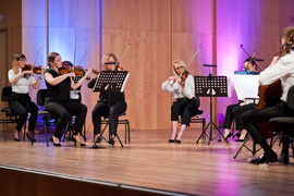 Tańcujące smyczkowanie z EOK