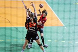 Długi przestój i porażka Startu z liderkami