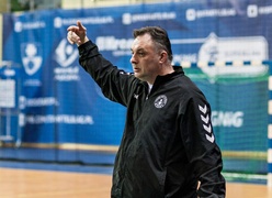 Długi przestój i porażka Startu z liderkami