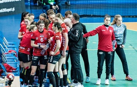 Długi przestój i porażka Startu z liderkami