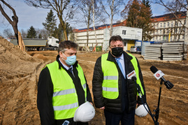 Ruszyła budowa bloku operacyjnego