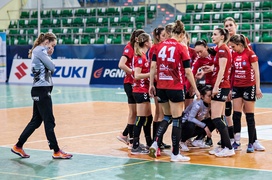 O włos od niespodzianki