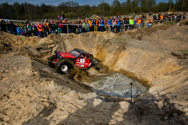 Najpiękniejszy jest ryk żelaza, czyli Rainforest Challenge w Elblągu Najpiękniejszy jest ryk żelaza, czyli Rainforest Challenge w Elblągu