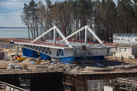 Na przekopie kładą asfalt Na przekopie kładą asfalt