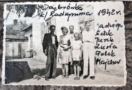 W Dąbrówce koło Radzymina, gdzie rodzina przetrwała II wojnę światową
