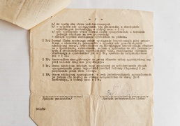 Żółto-biało-niebieska saga rodzinna