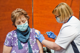 Ruszyły szczepienia w Hali Sportowo - Widowiskowej