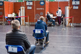 Ruszyły szczepienia w Hali Sportowo - Widowiskowej