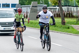 Dotarł na rowerze na Jasną Górę, by pomóc hospicjum (aktualizacja)