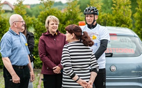 Dotarł na rowerze na Jasną Górę, by pomóc hospicjum (aktualizacja)