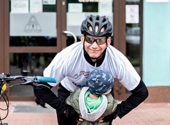 Dotarł na rowerze na Jasną Górę, by pomóc hospicjum (aktualizacja)