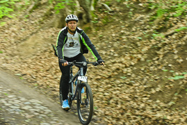 Rowerowe ściganie w Bażantarni