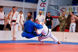 Żołnierze w judogach