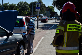 Kolizja trzech aut przed mostem Wyszyńskiego