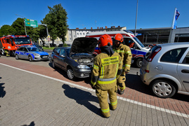 Kolizja trzech aut przed mostem Wyszyńskiego