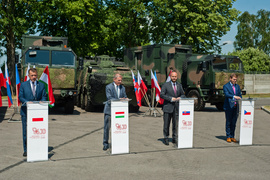 V4, czyli ministrowie obrony w Elblągu zdjęcie nr 242475