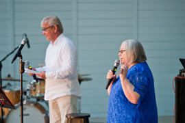 Mistrz ceremonii tym razem „Bez pestek.”