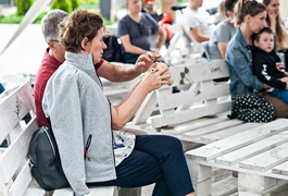 Z wina okowita, z ołowiu - złoto