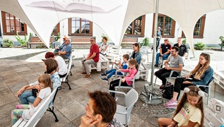 Z wina okowita, z ołowiu - złoto