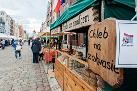 Spacerem wśród kramów. Ruszyło XV Święto Chleba w Elblągu!