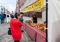 Spacerem wśród kramów. Ruszyło XV Święto Chleba w Elblągu!