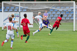 Triumf Portugalczyków na inaugurację Pucharu Syrenki