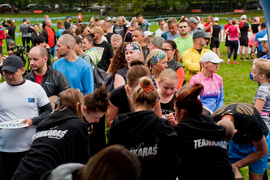 Pobiegli dla chorej Mai