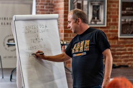 Wielorzeczne warsztaty, rozmowy i obrazy