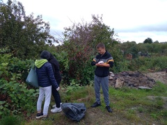 Wystarczyła godzina, by zebrać górę śmieci....
