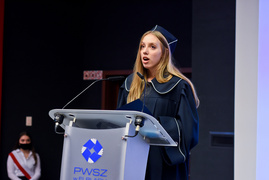 „Dobrze jest rozpocząć rok akademicki w sposób stacjonarny”