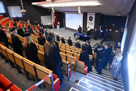 „Dobrze jest rozpocząć rok akademicki w sposób stacjonarny”