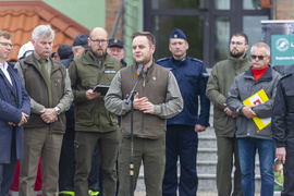 Strażacy ćwiczyli, jak ratować las
