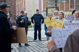 \"Milczenie jest zgodą na taką sytuację\"